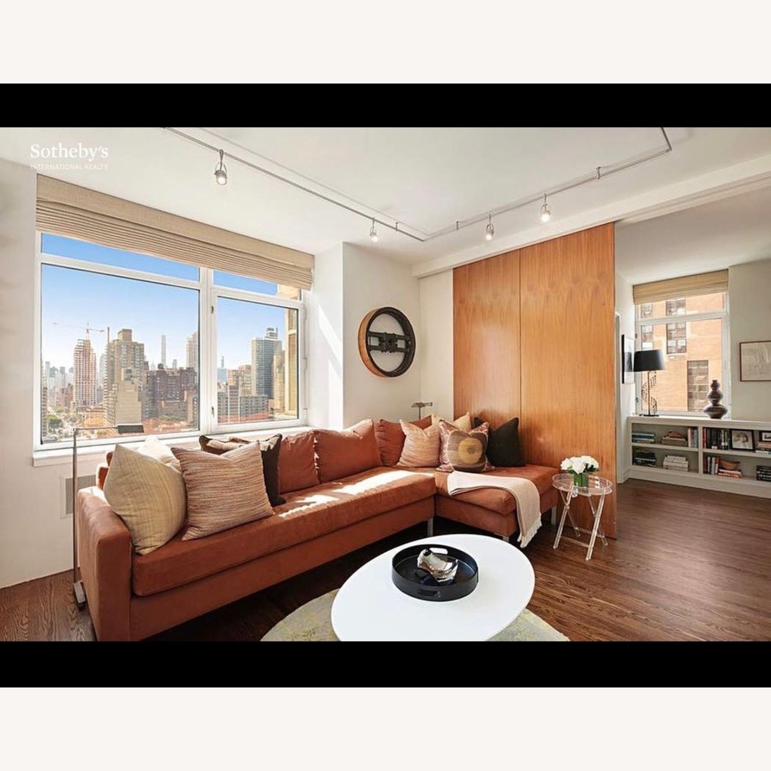 Knoll Saarinen Coffee Table  - image-4