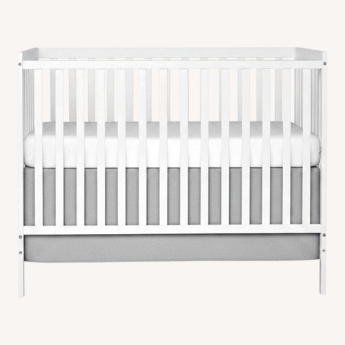 Used Dream On Me Synergy 5-in-1 Crib for sale on AptDeco