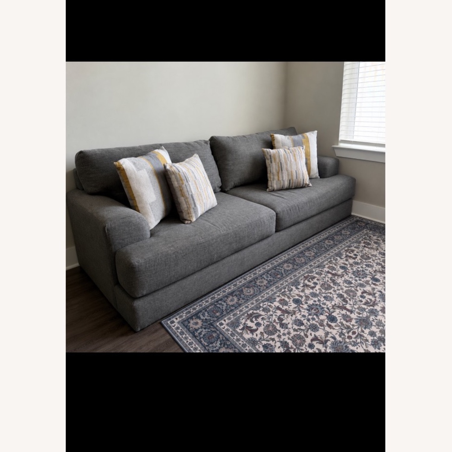 Raymour & Flanigan Sundera Living Room Set - image-3