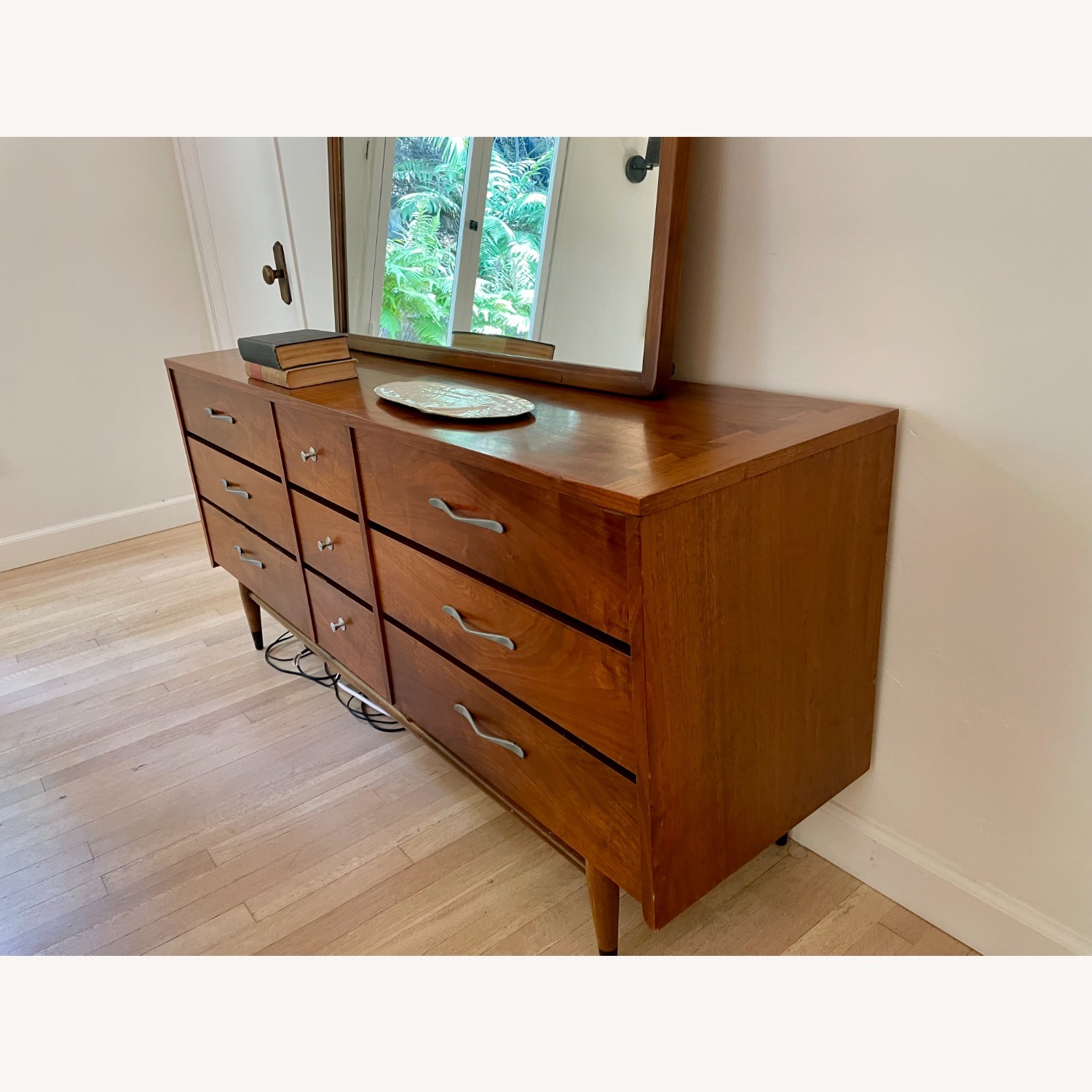 Lane Acclaim Walnut Wood Dresser Vintage  - image-3