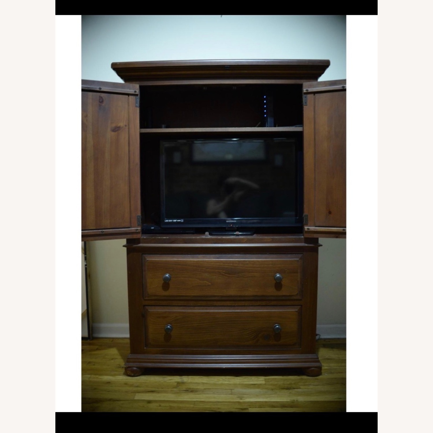 Shaker-Style Dark Oak Armoire /Wardrobe - image-4