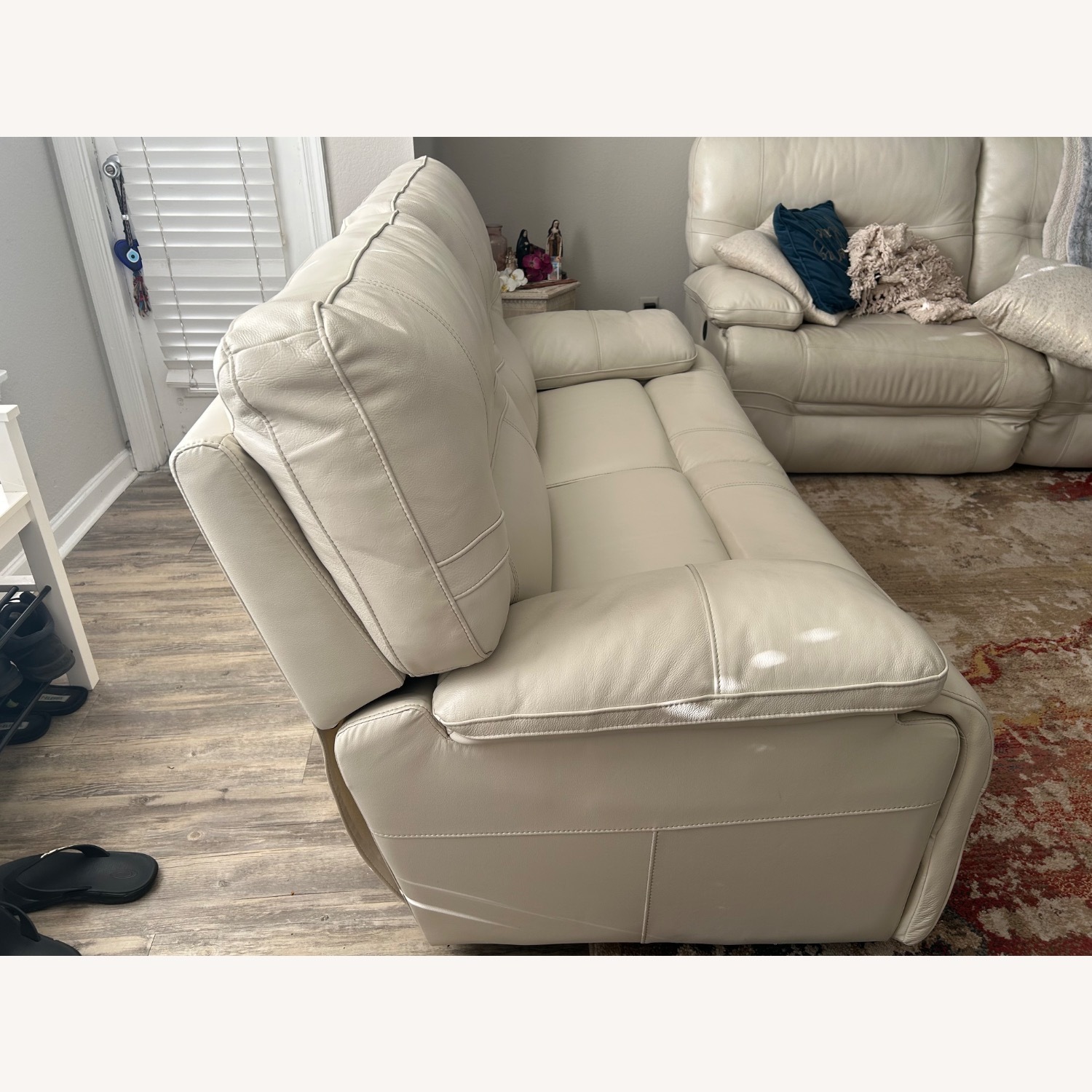 Rooms To Go White Leather Loveseat - image-2