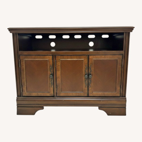 Used Taylor Made Custom Furniture Media Storage for sale on AptDeco
