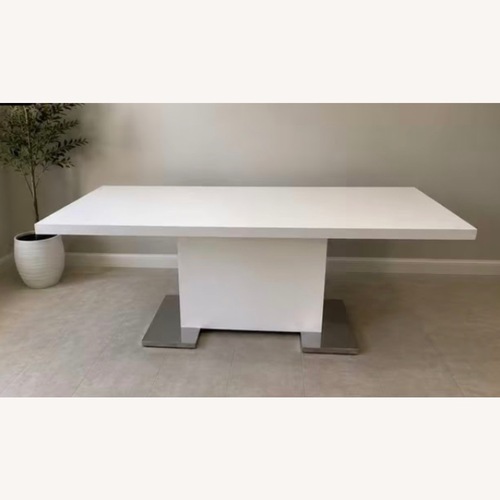 Used Rooms To Go White Dining Table for sale on AptDeco