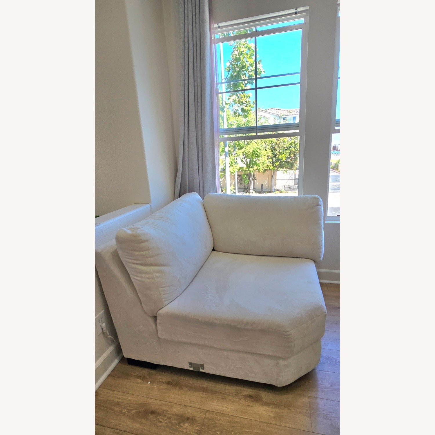 Living Spaces Santo Foam Il White Fabric Chaise Lounge - image-3