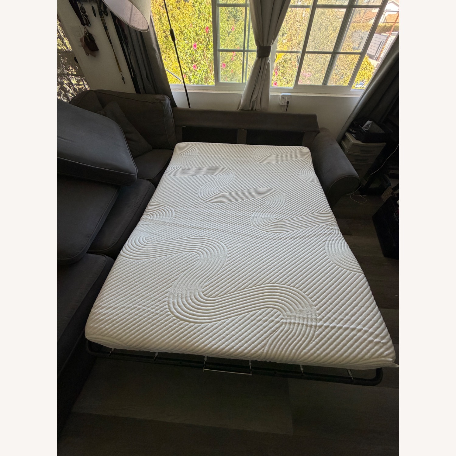 Bob's Discount Furniture Sectional+ Sleeper - image-5