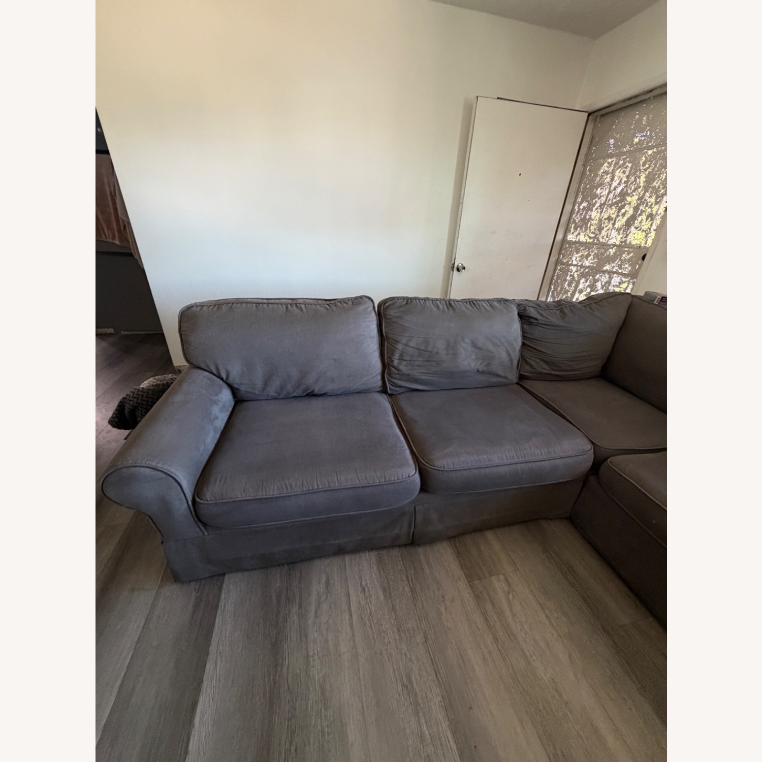 Bob's Discount Furniture Sectional+ Sleeper - image-4