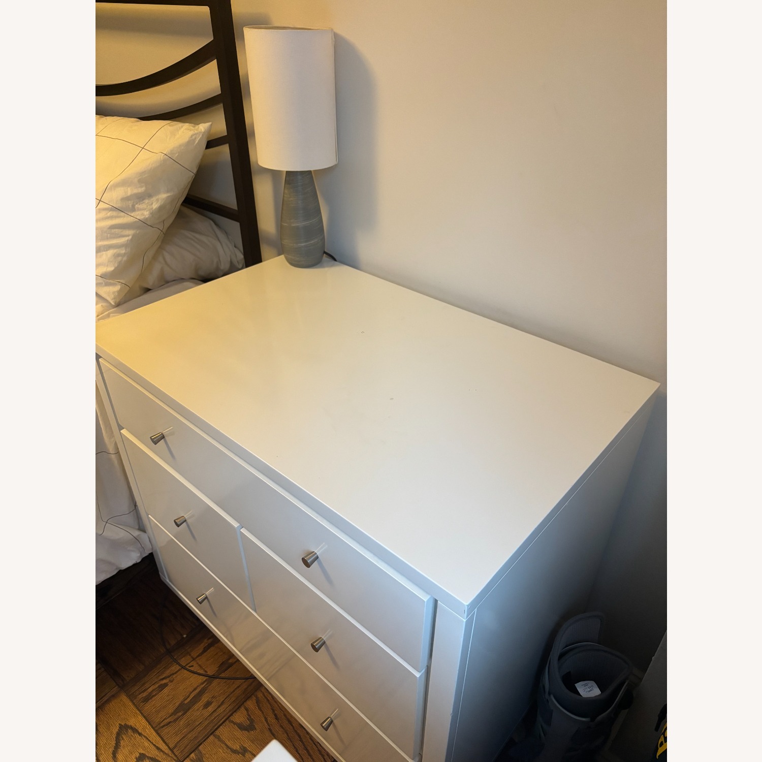 White High-Gloss Small Dresser - image-7