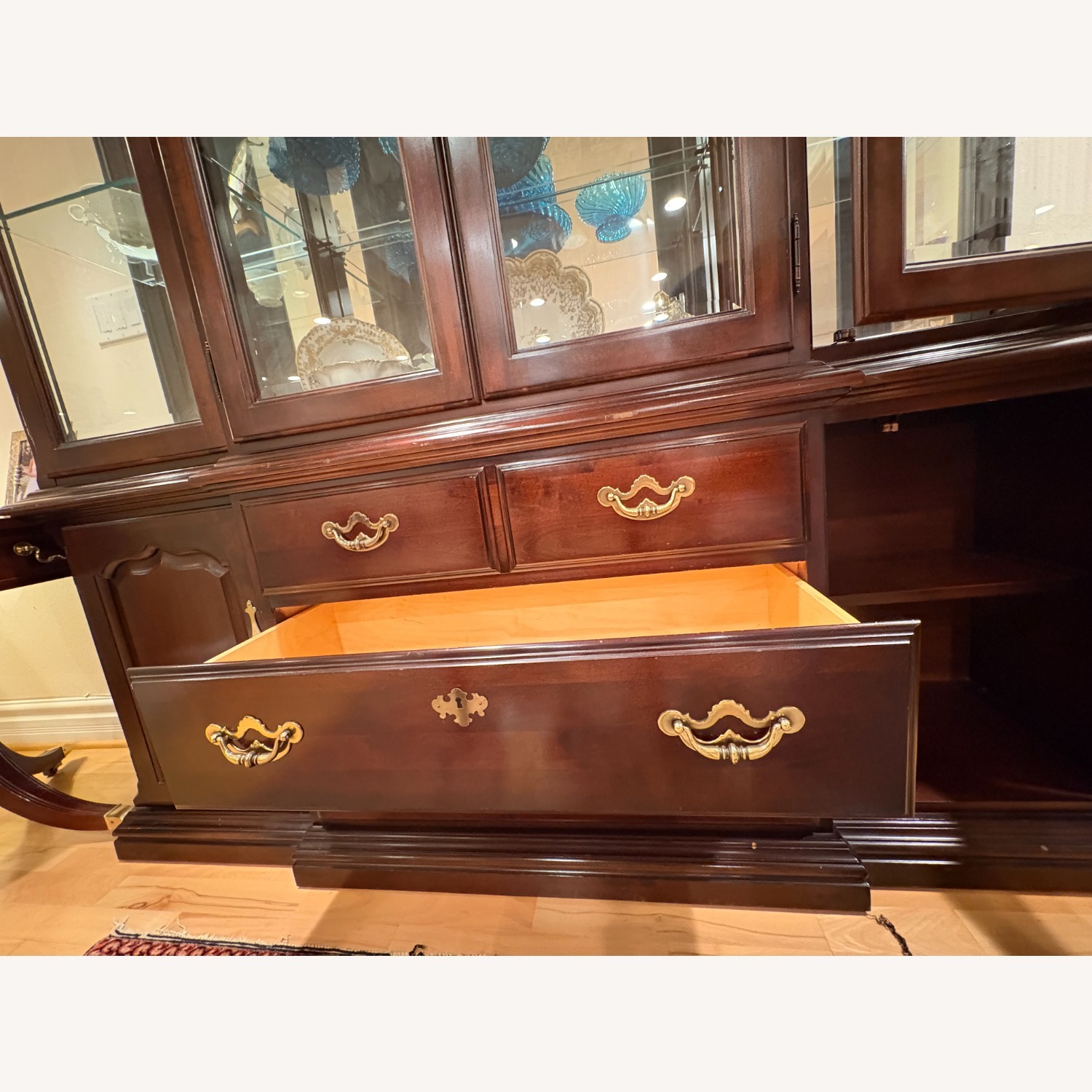 Thomasville China Cabinet Cherry Collection - image-15