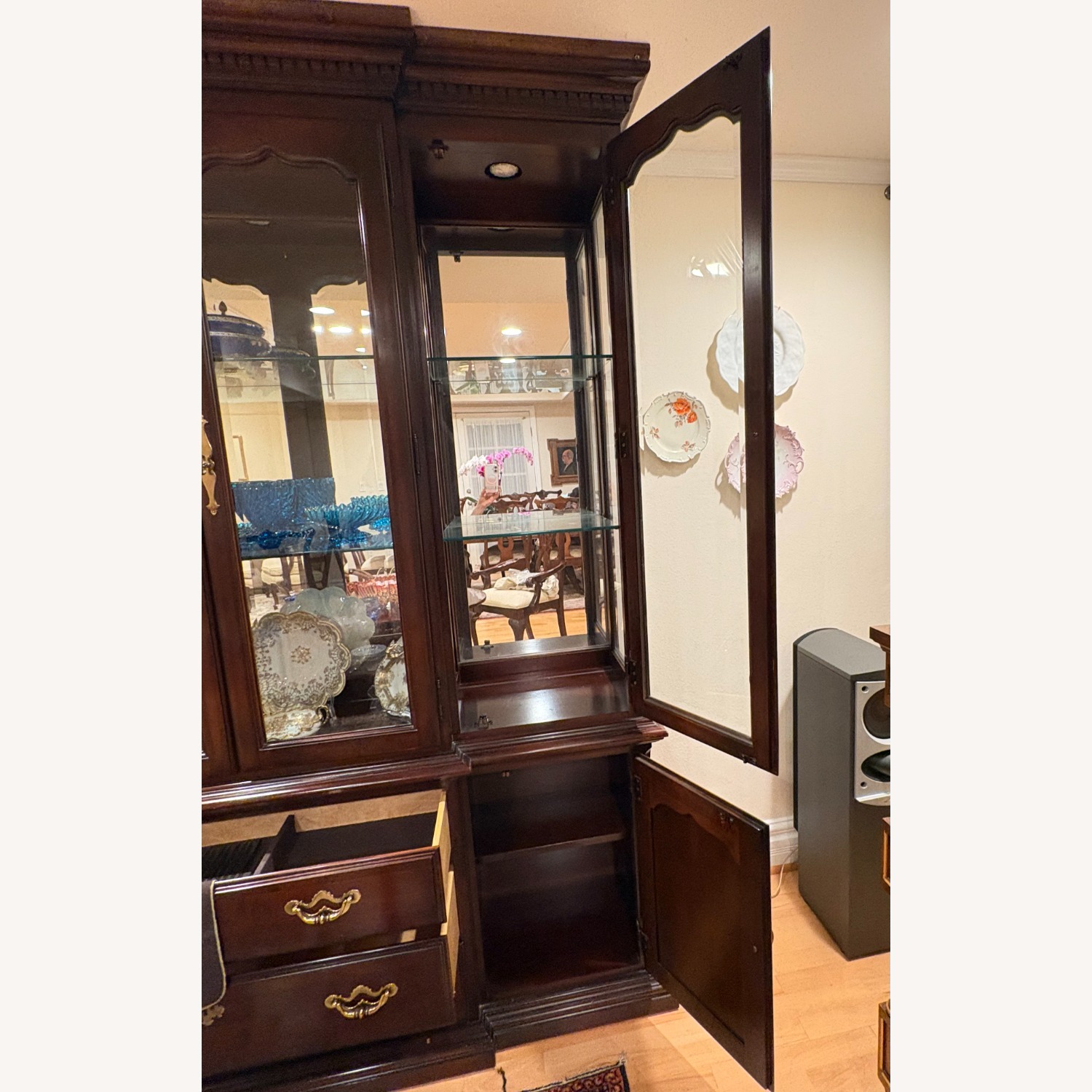 Thomasville China Cabinet Cherry Collection - image-8