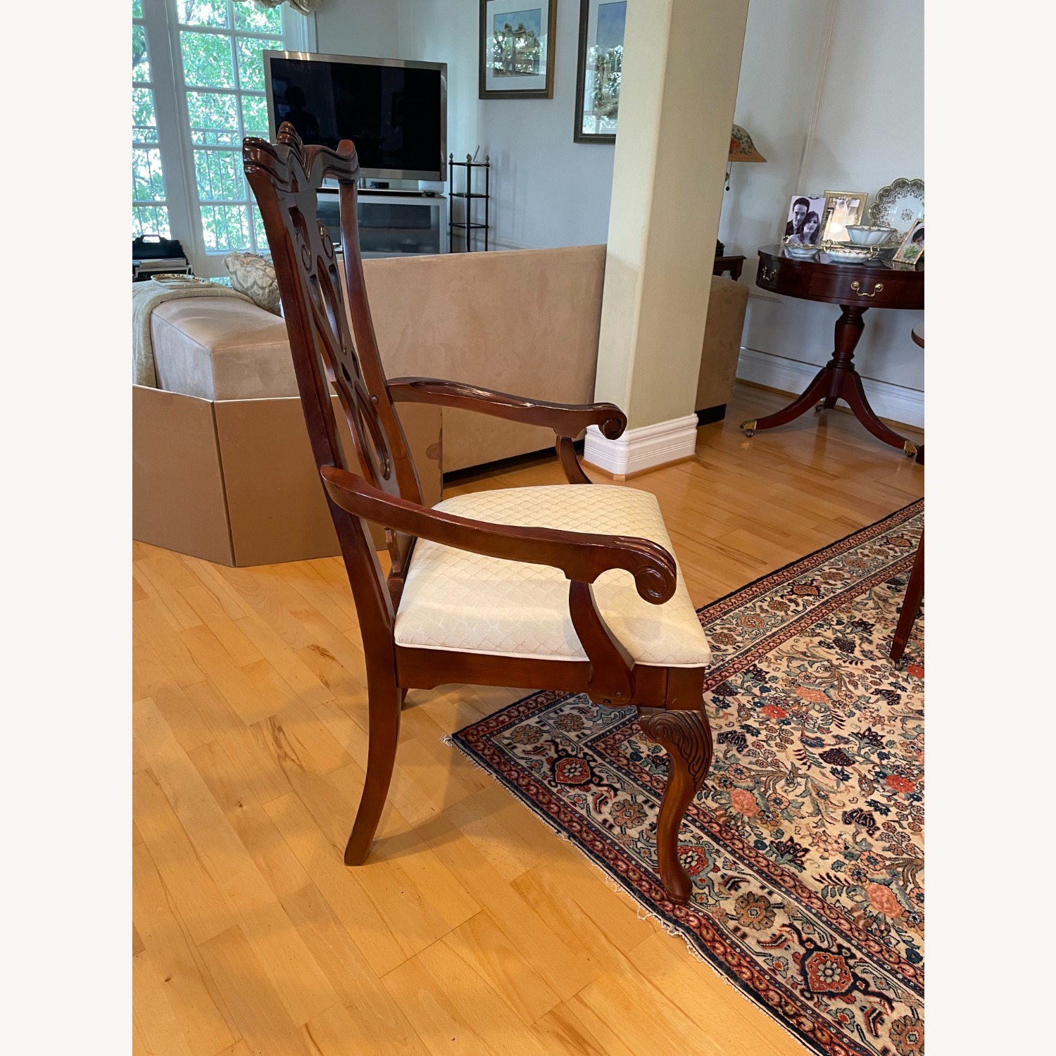 Thomasville Extendable Cherry Dining Set 6-12 Seat - image-9