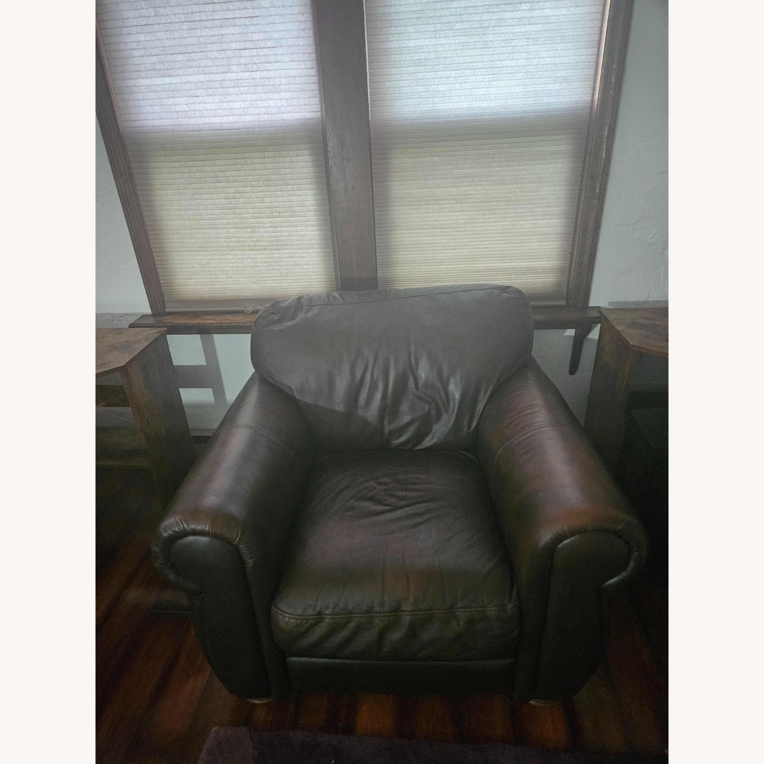 Vintage/Antique Finds Armchair - image-3