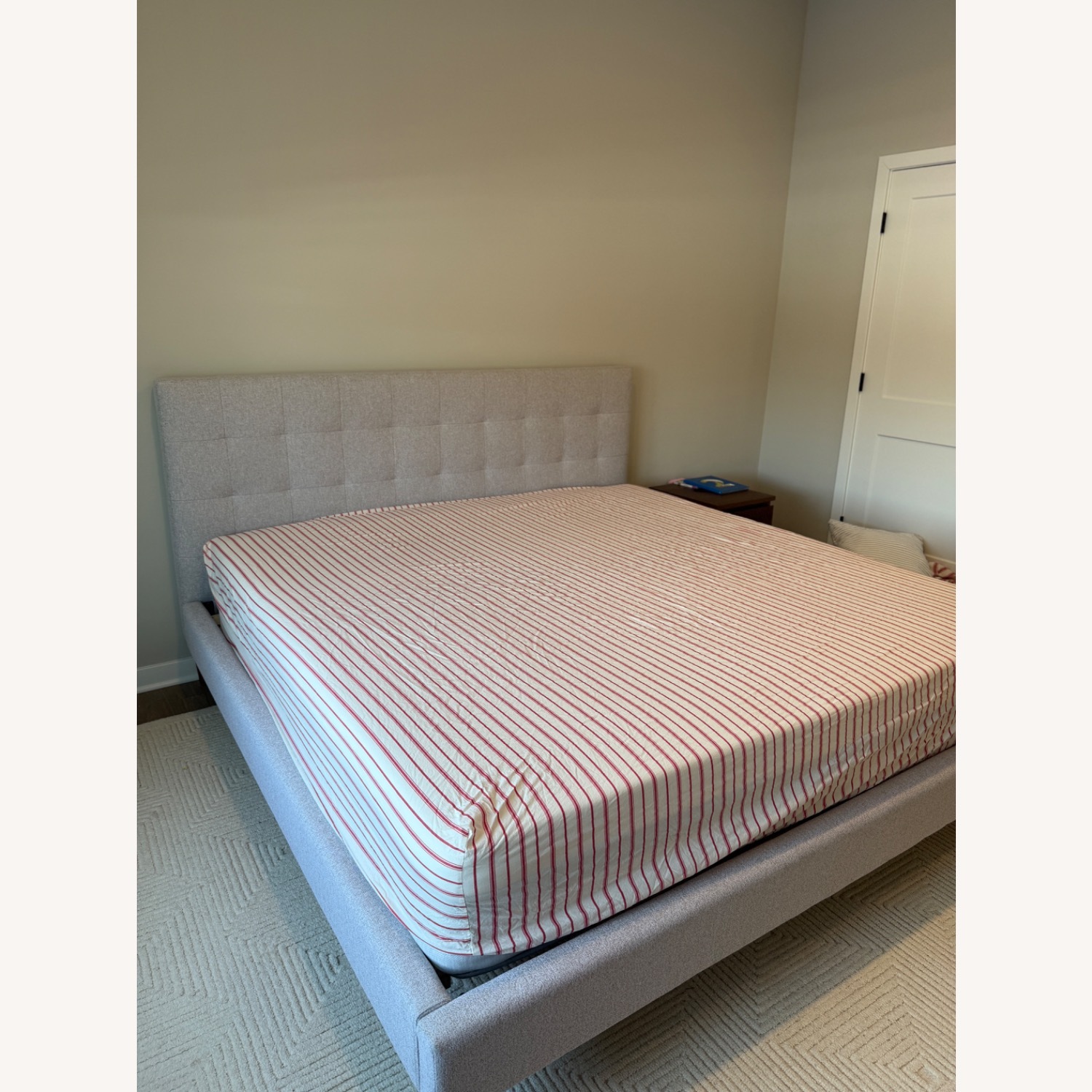 West Elm Emmett Tufted King Size Bed Light Gray - image-2