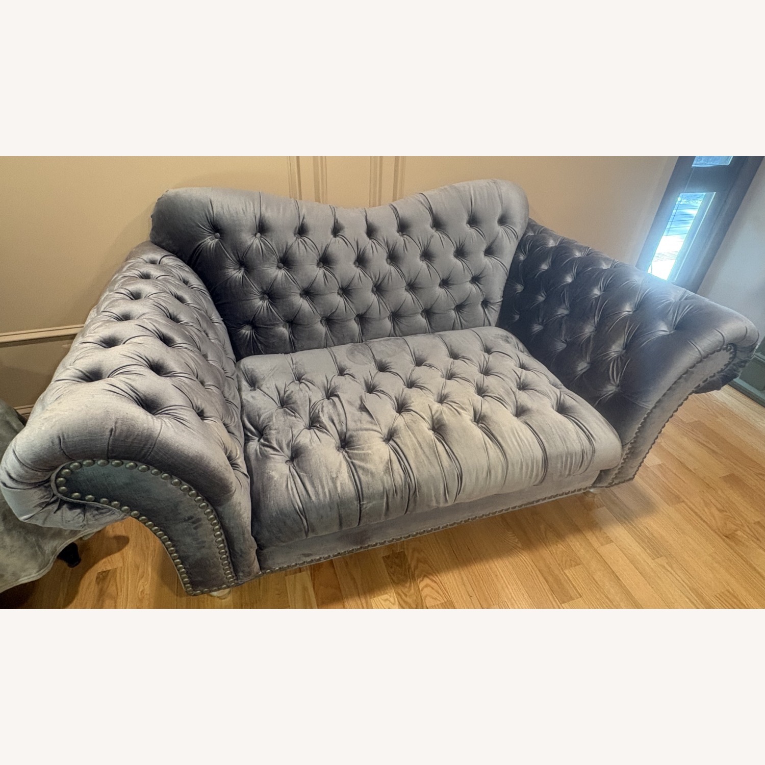 Vie Boutique Victorian Silver Loveseat - image-4