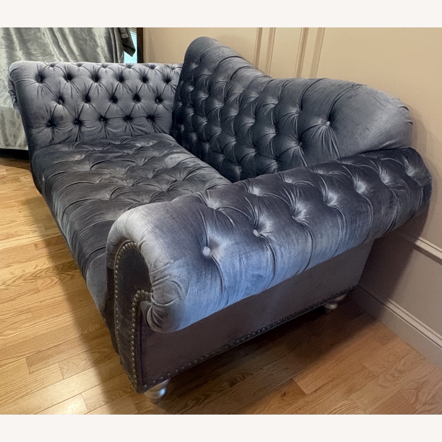 Vie Boutique Victorian Silver Loveseat - image-3