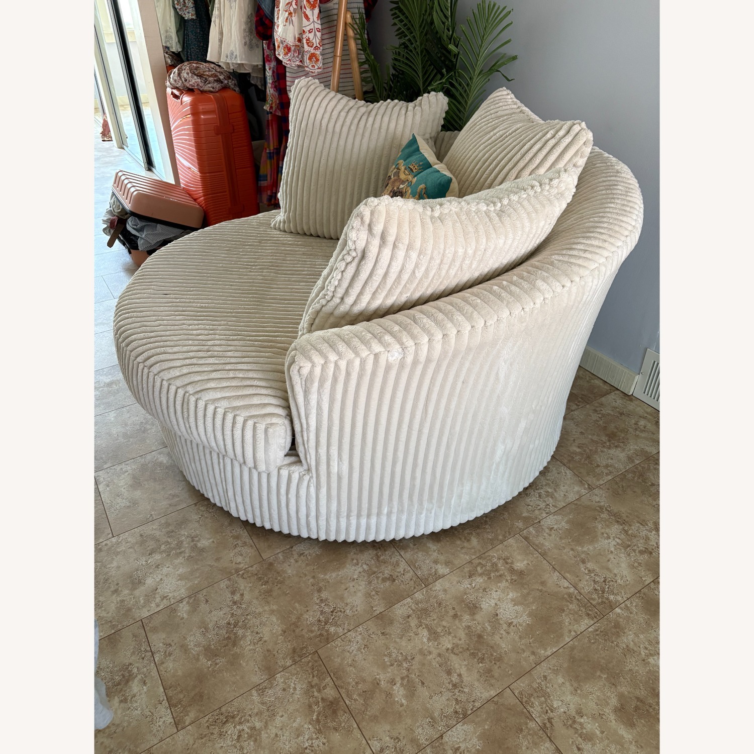 Lindyn Oversized Swivel Accent Chair - image-3
