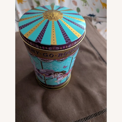 Used Vintage/Antique Finds Metal Décor for sale on AptDeco
