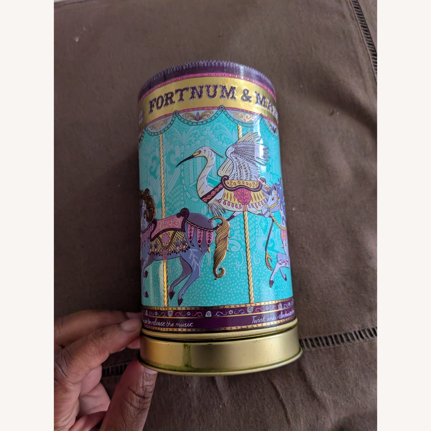 Vintage/Antique Finds Metal Décor - image-2