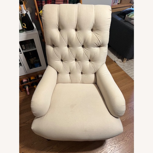 Used Vanguard Furniture White Cotton Armchair for sale on AptDeco