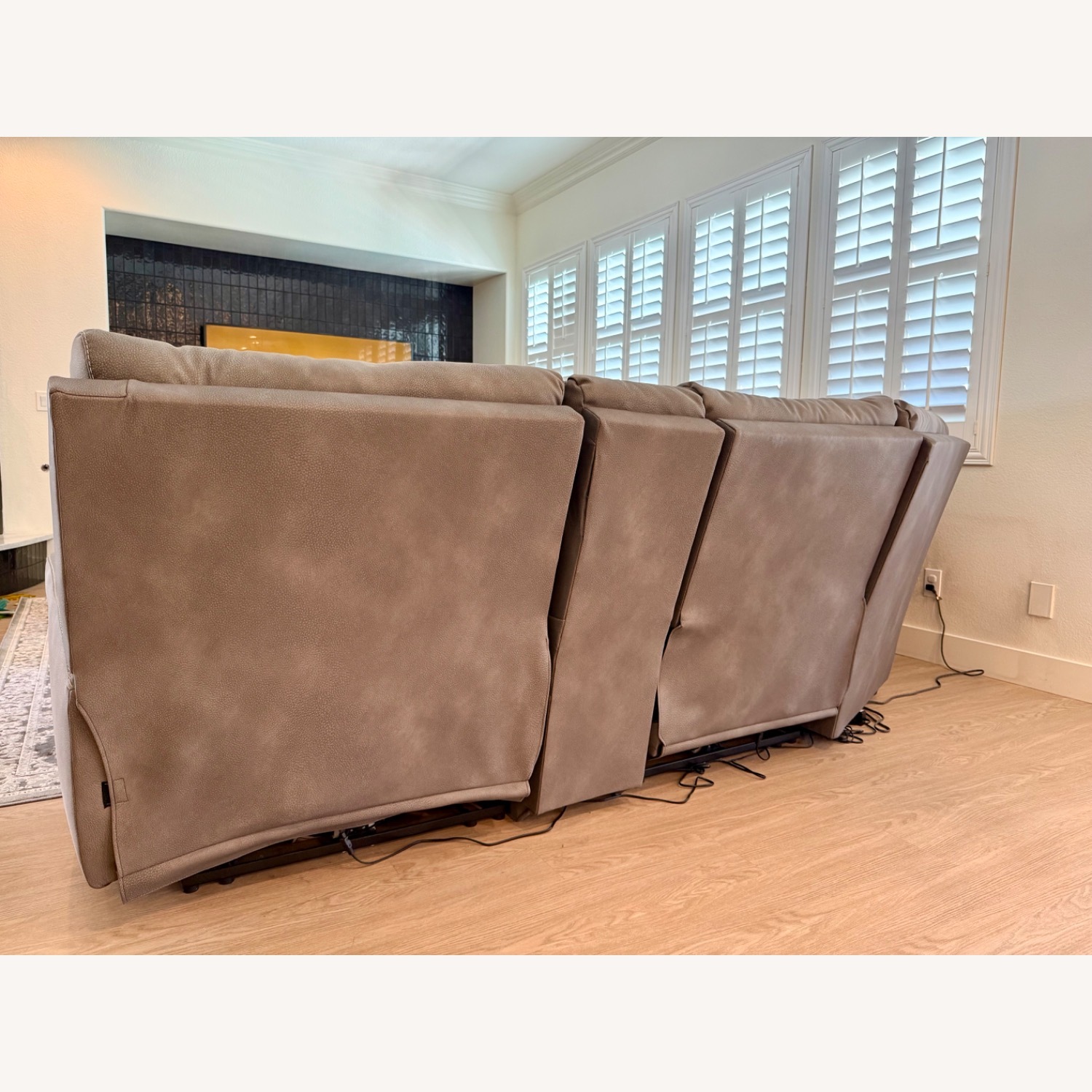 6-piece sectional Performance Reclining Couch - image-9