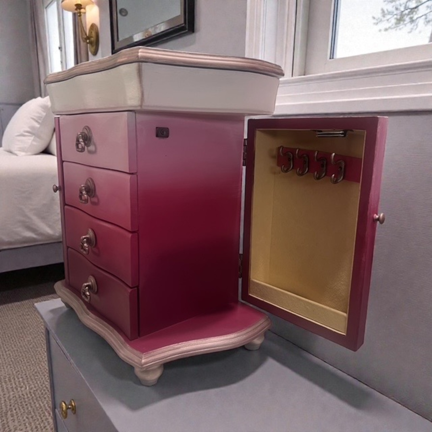Pretty in Pink Jewelry Box - image-2