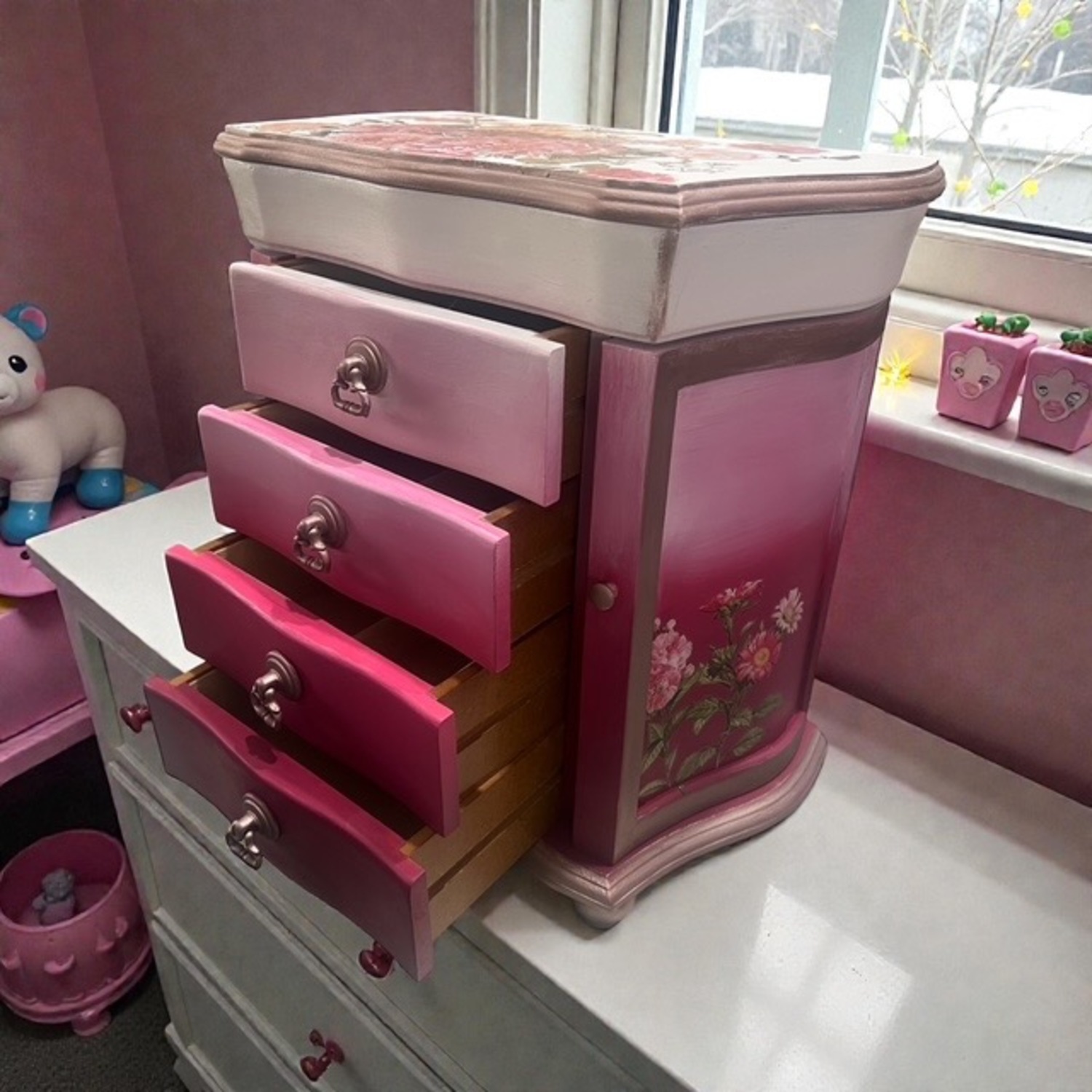 Pretty in Pink Jewelry Box - image-6