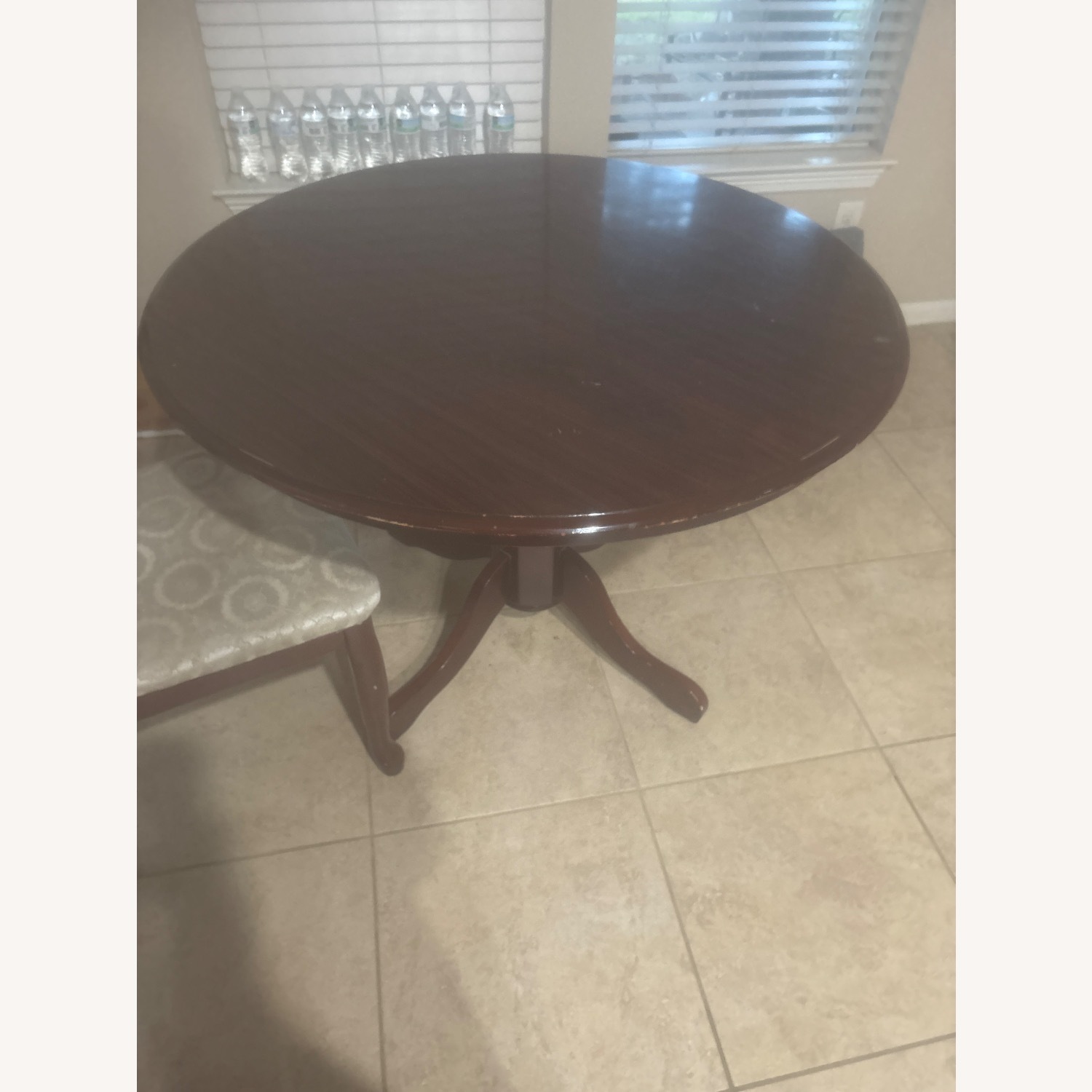 Coffee Table & 2 Chairs - image-1