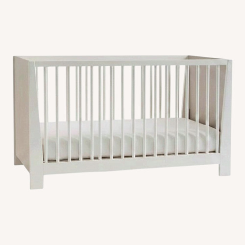 Used Milo Two Tone Crib + Toddler Bed Converter for sale on AptDeco