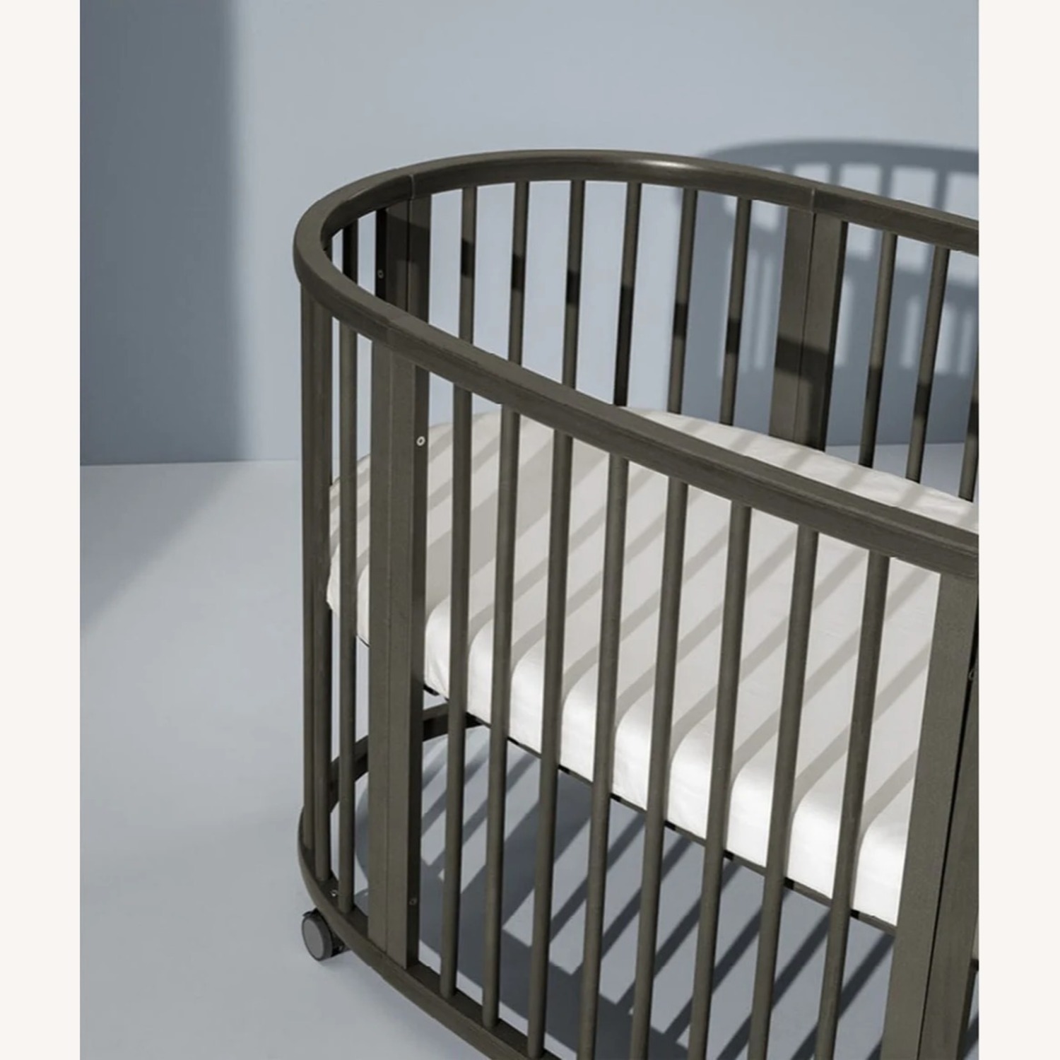 Stokke Sleepi Oval Crib - image-3
