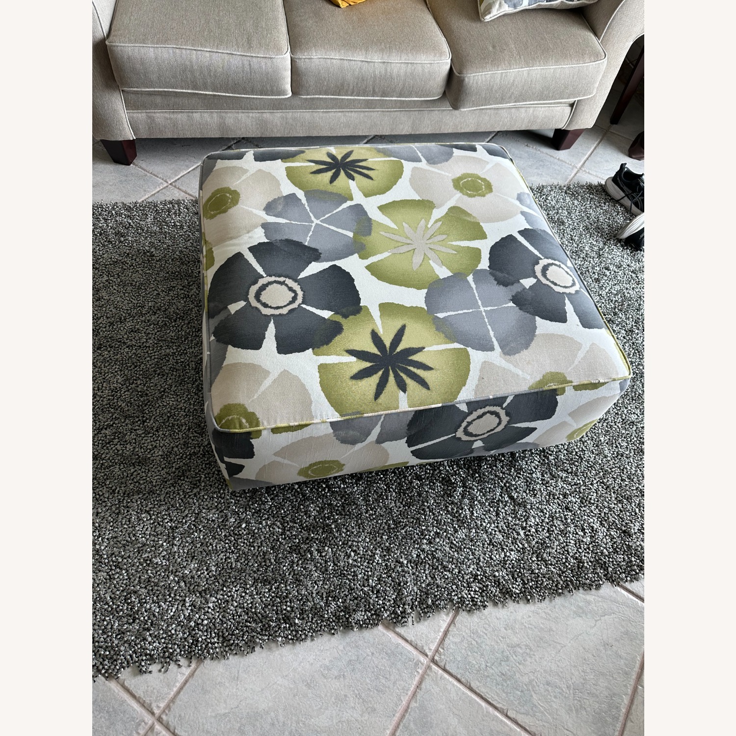 Rooms To Go Fabric Ottoman - image-3