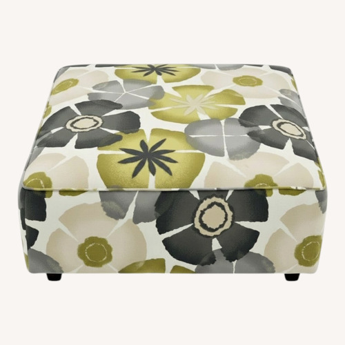 Used Rooms To Go Fabric Ottoman for sale on AptDeco