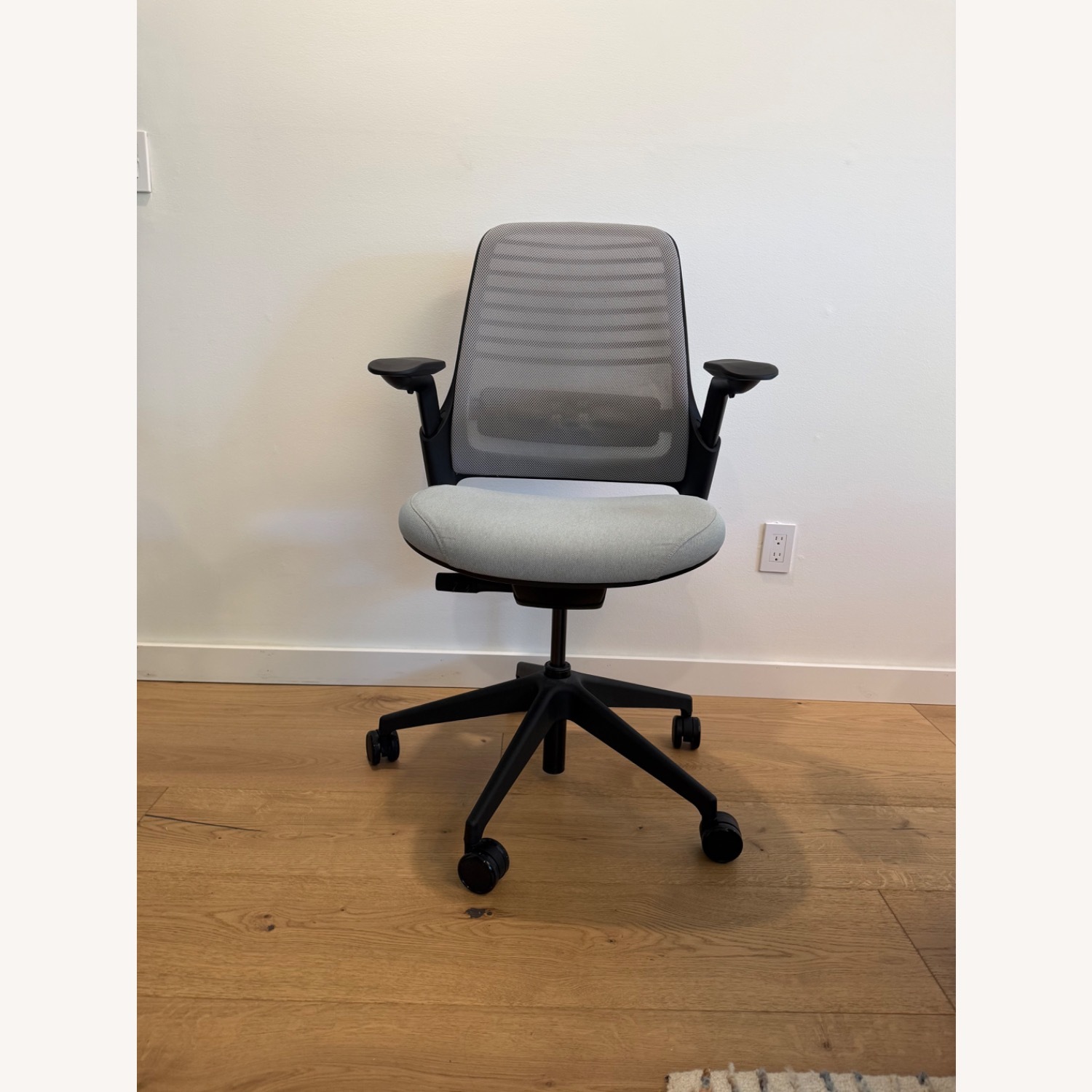 Steelcase Series 1 Chair - image-2