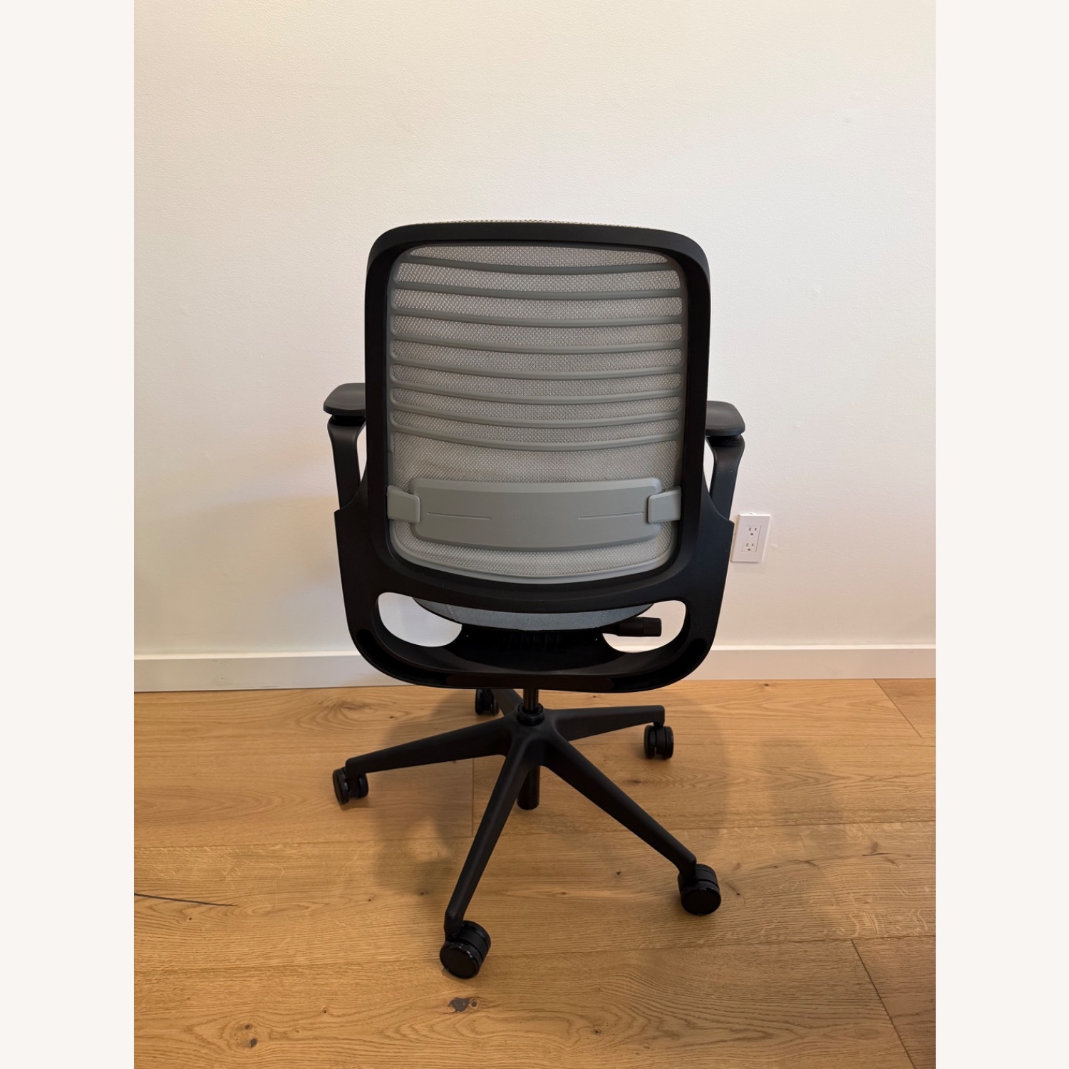 Steelcase Series 1 Chair - image-5