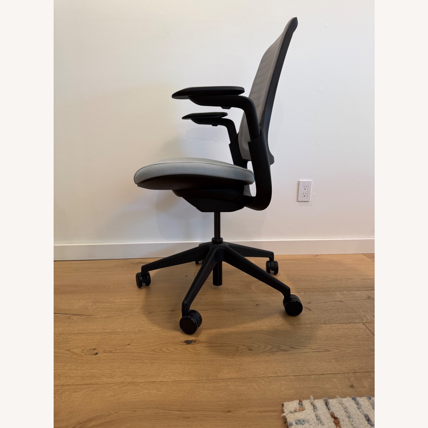 Steelcase Series 1 Chair - image-3