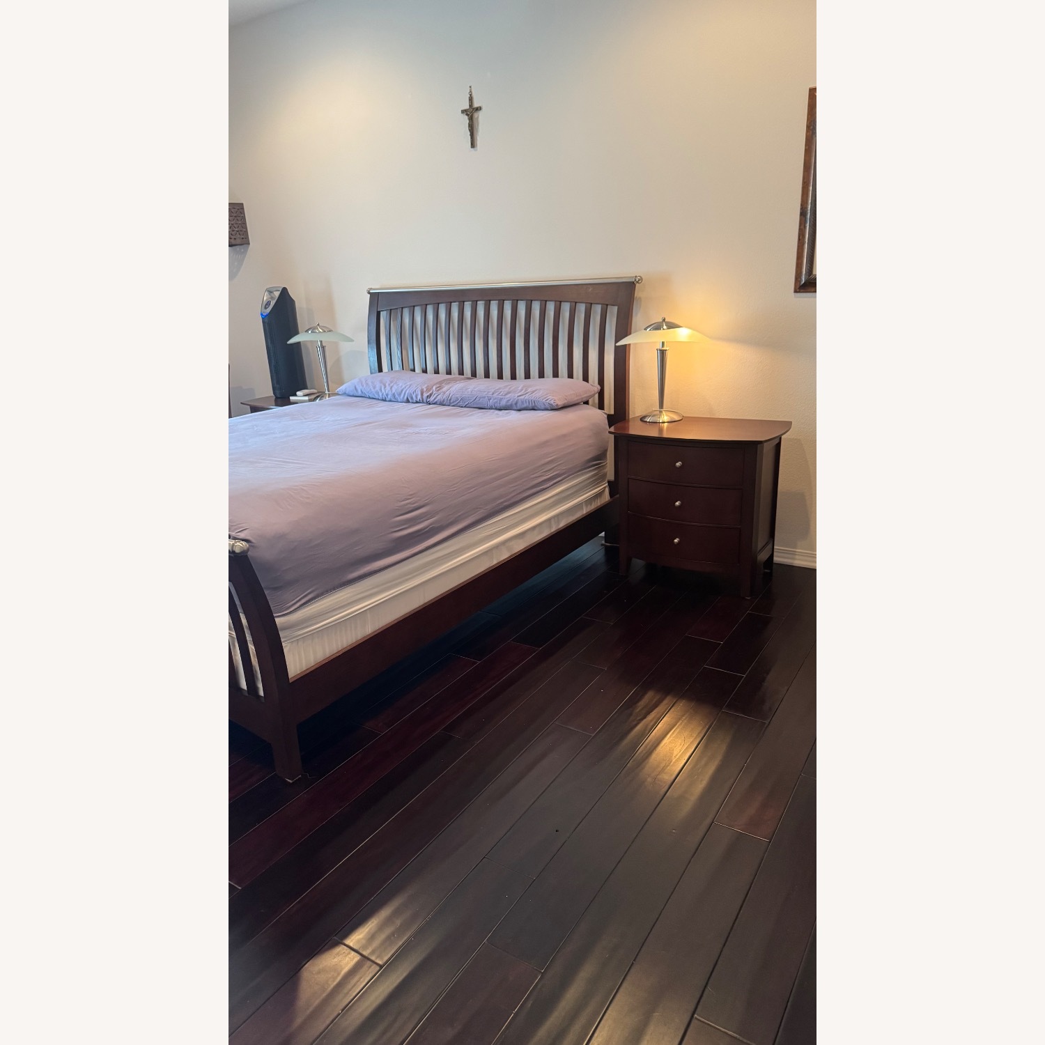 Thomasville Retro Ve Queen Size Sleigh Bed - image-7