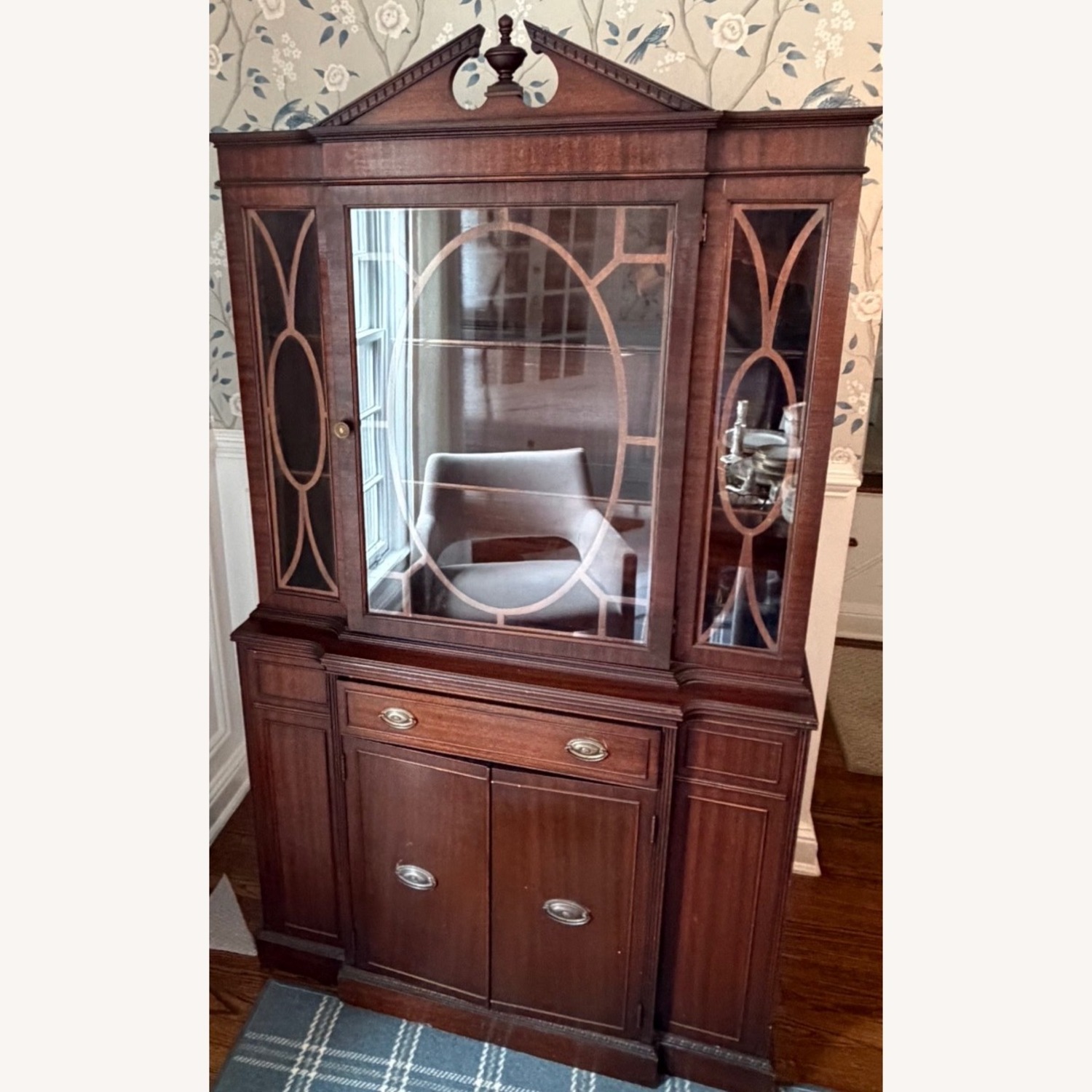 Federal-style Mahogany China Cabinet - image-4