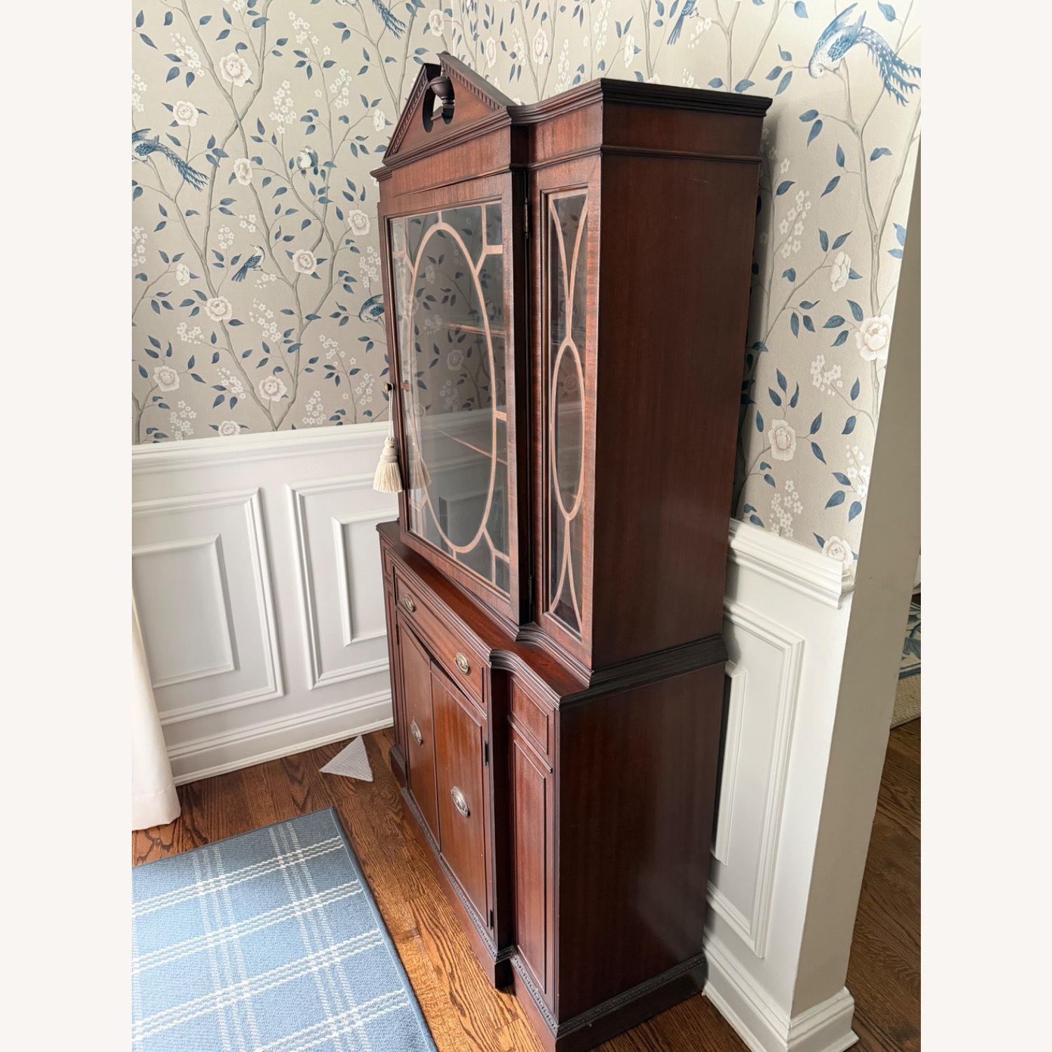 Federal-style Mahogany China Cabinet - image-3