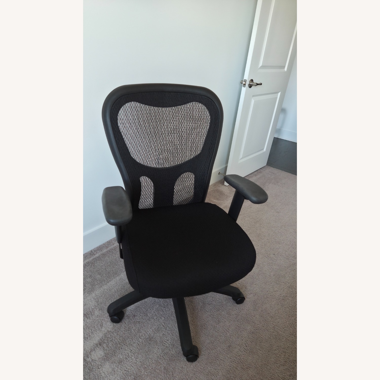 Tempur-Pedic TP9000 Mesh Swivel Task Chair, Black - image-1
