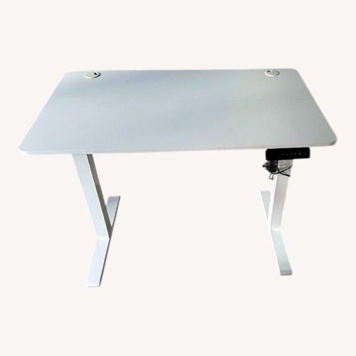 Used Electronic Standing Table for sale on AptDeco