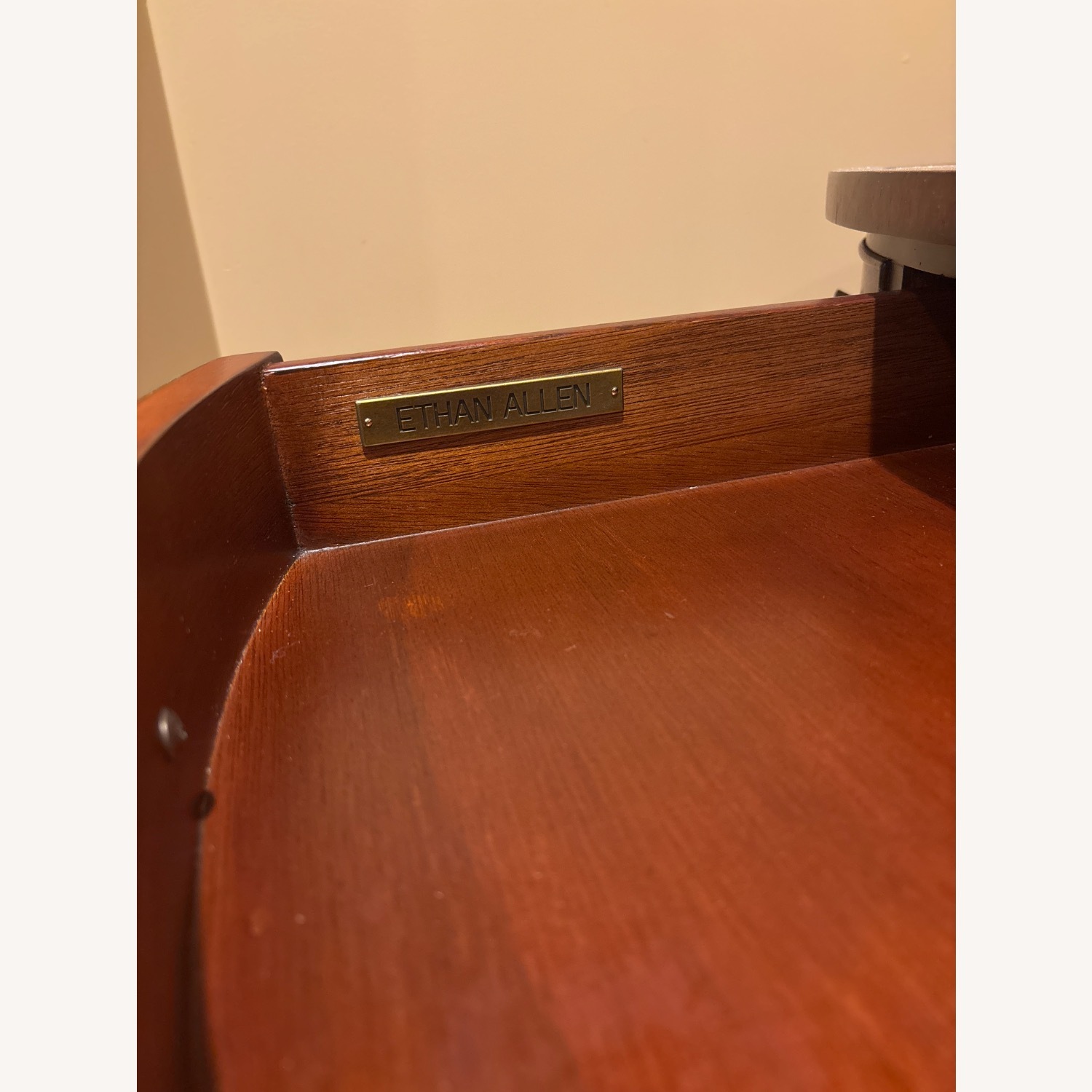 Elegant Ethan Allen Foyer Side Table  - image-2