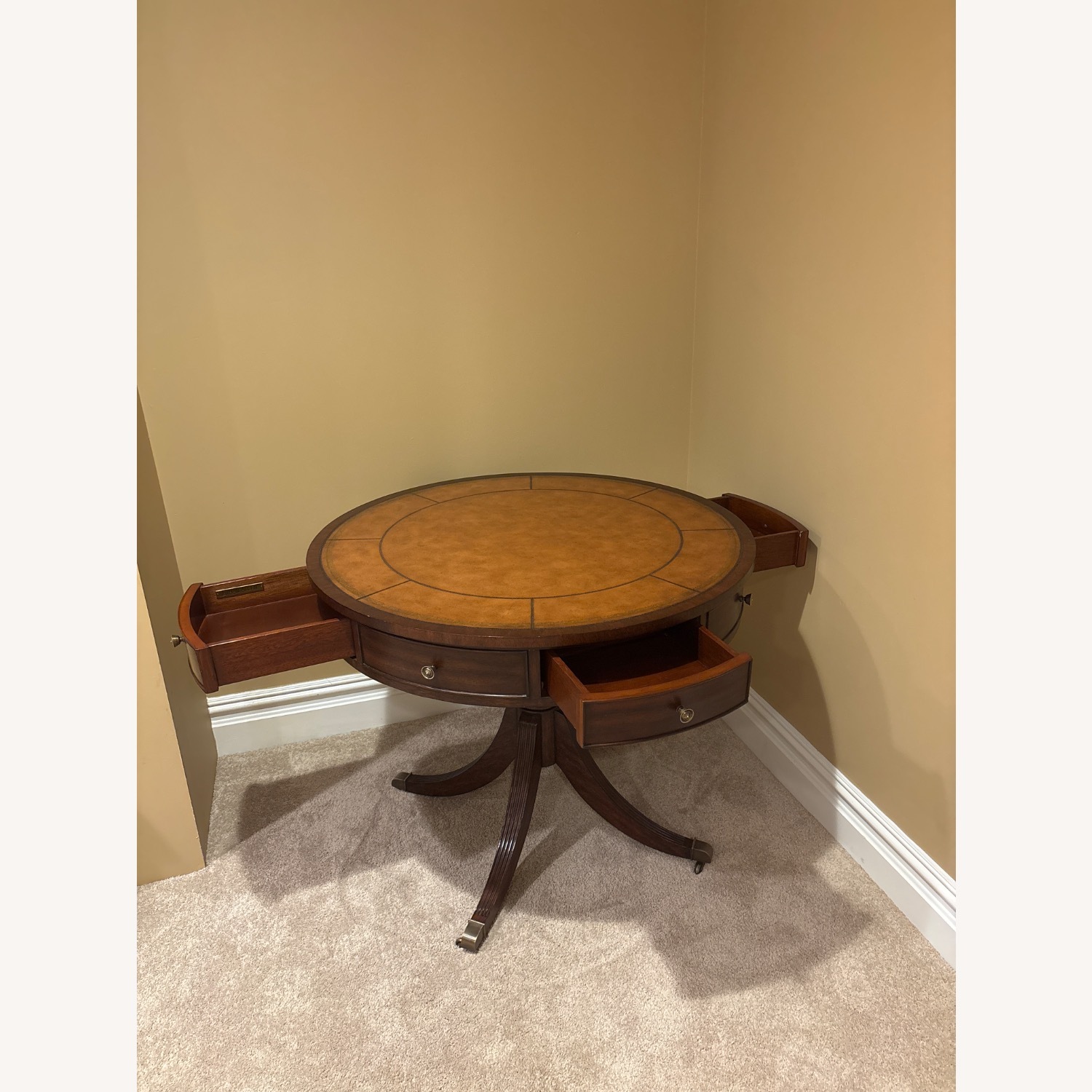 Elegant Ethan Allen Foyer Side Table  - image-3