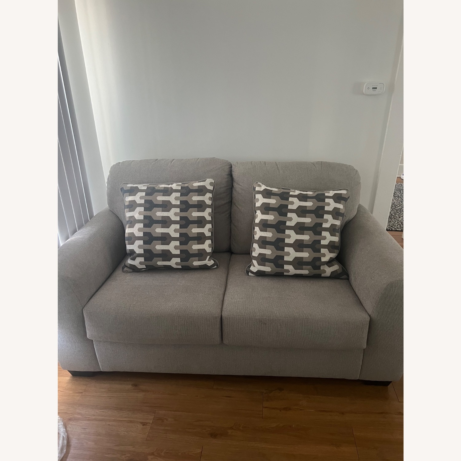 Avenal Park Sofa Grey - image-2