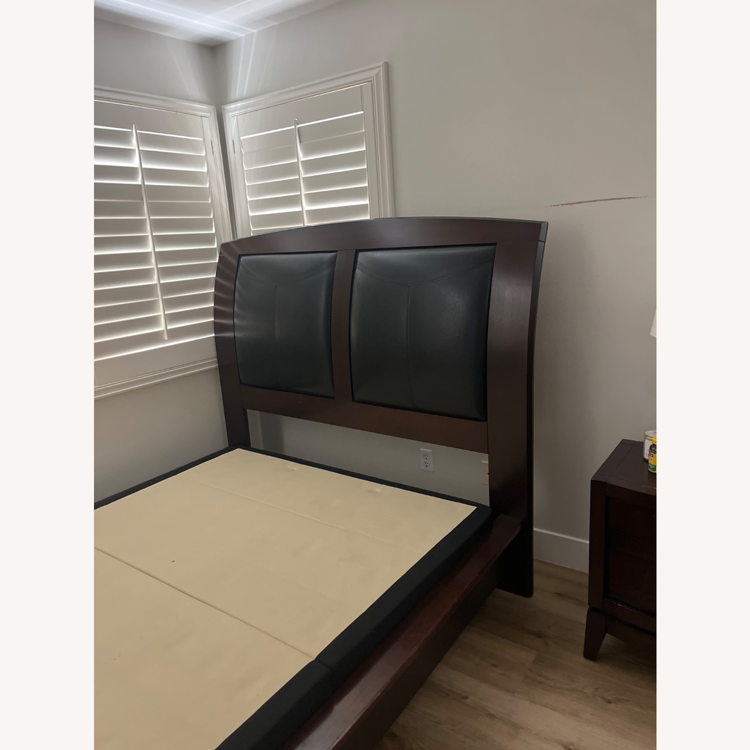 Wood Queen Bed - image-4