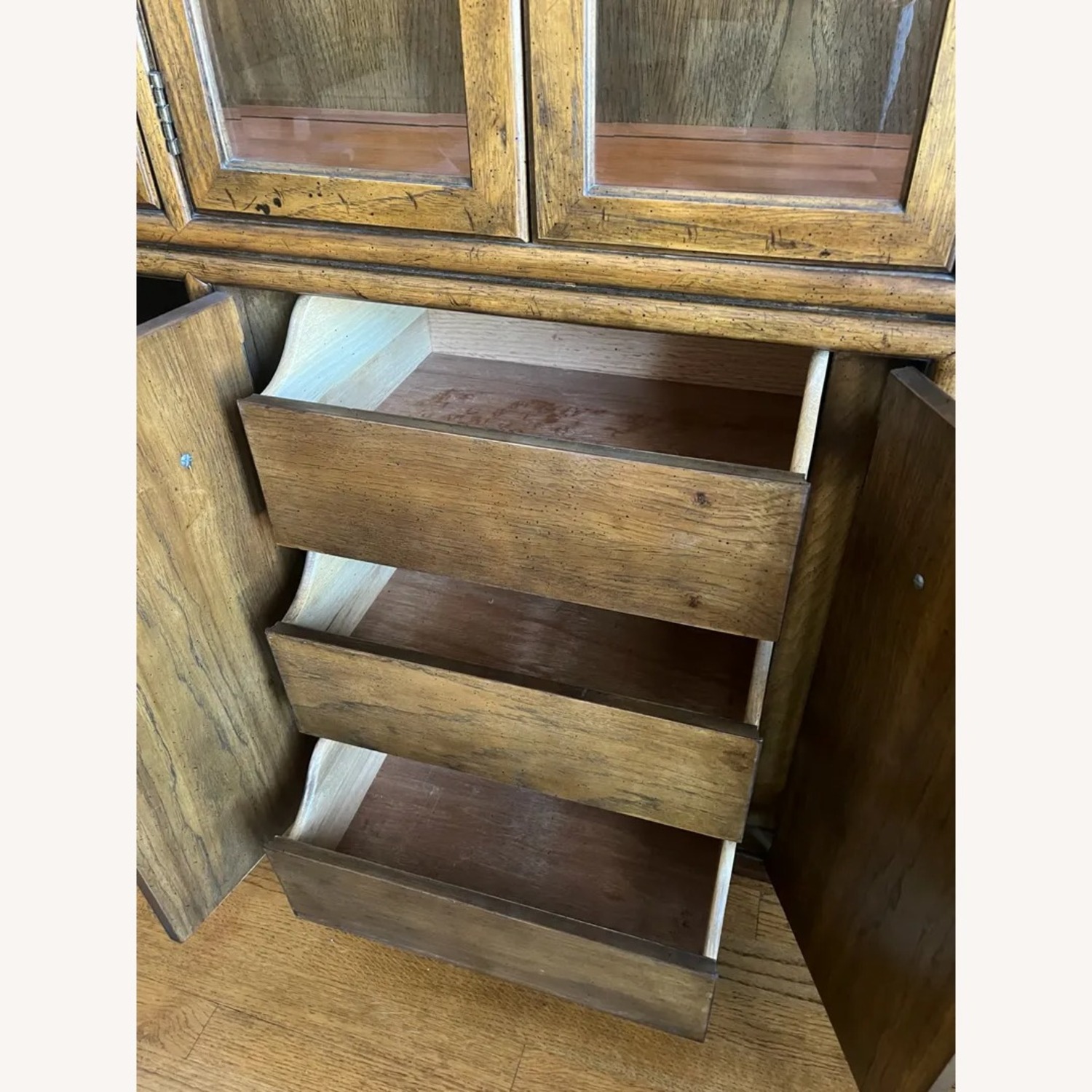 Drexel Heritage Illuminated China Cabinet - image-13