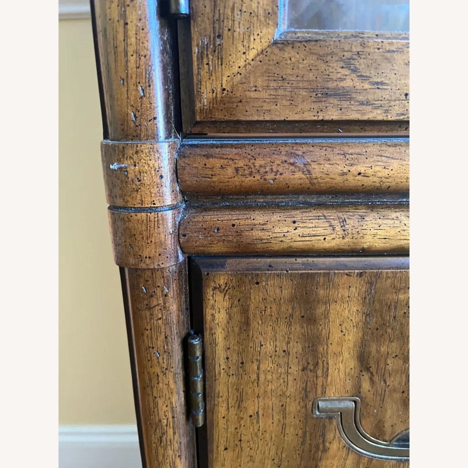 Drexel Heritage Illuminated China Cabinet - image-19