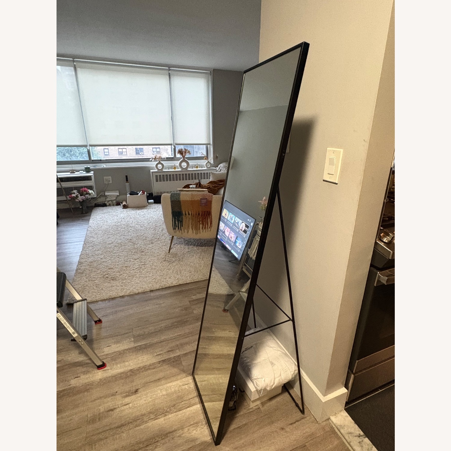 IKEA KARMSUND Black Mirror - image-2