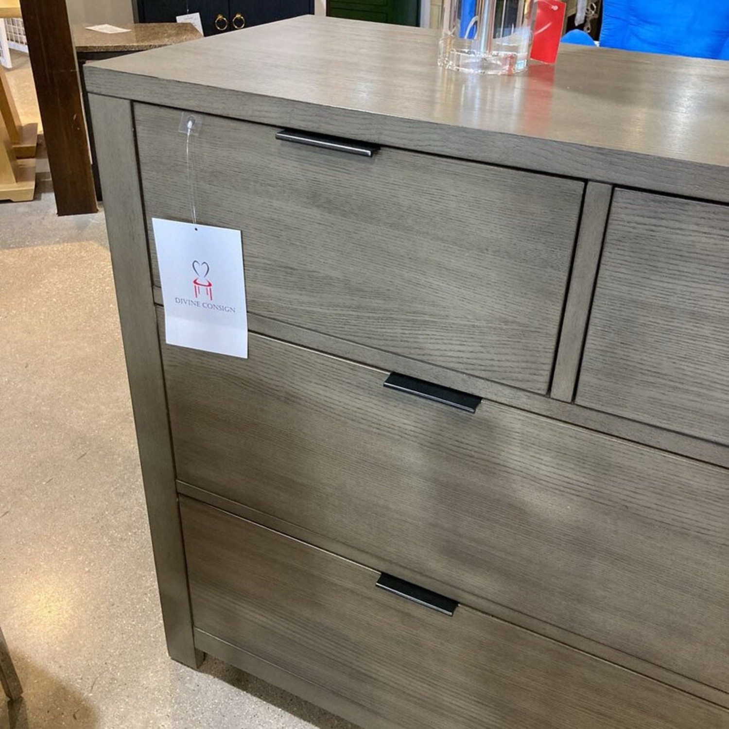 Modern 7-Drawer Dresser - image-4