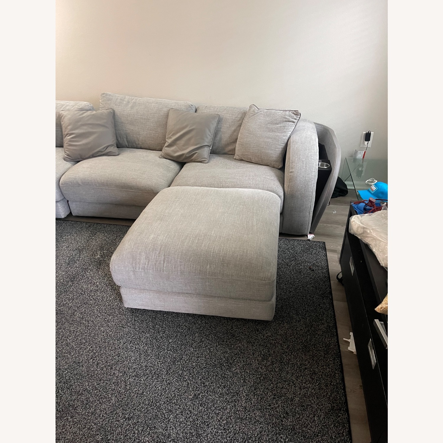 Bob's Discount 121’ 6 Piece Sectional - image-4