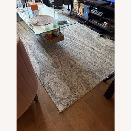 Used Safavieh Light Gray Wool Area Rug 5' x 8' for sale on AptDeco