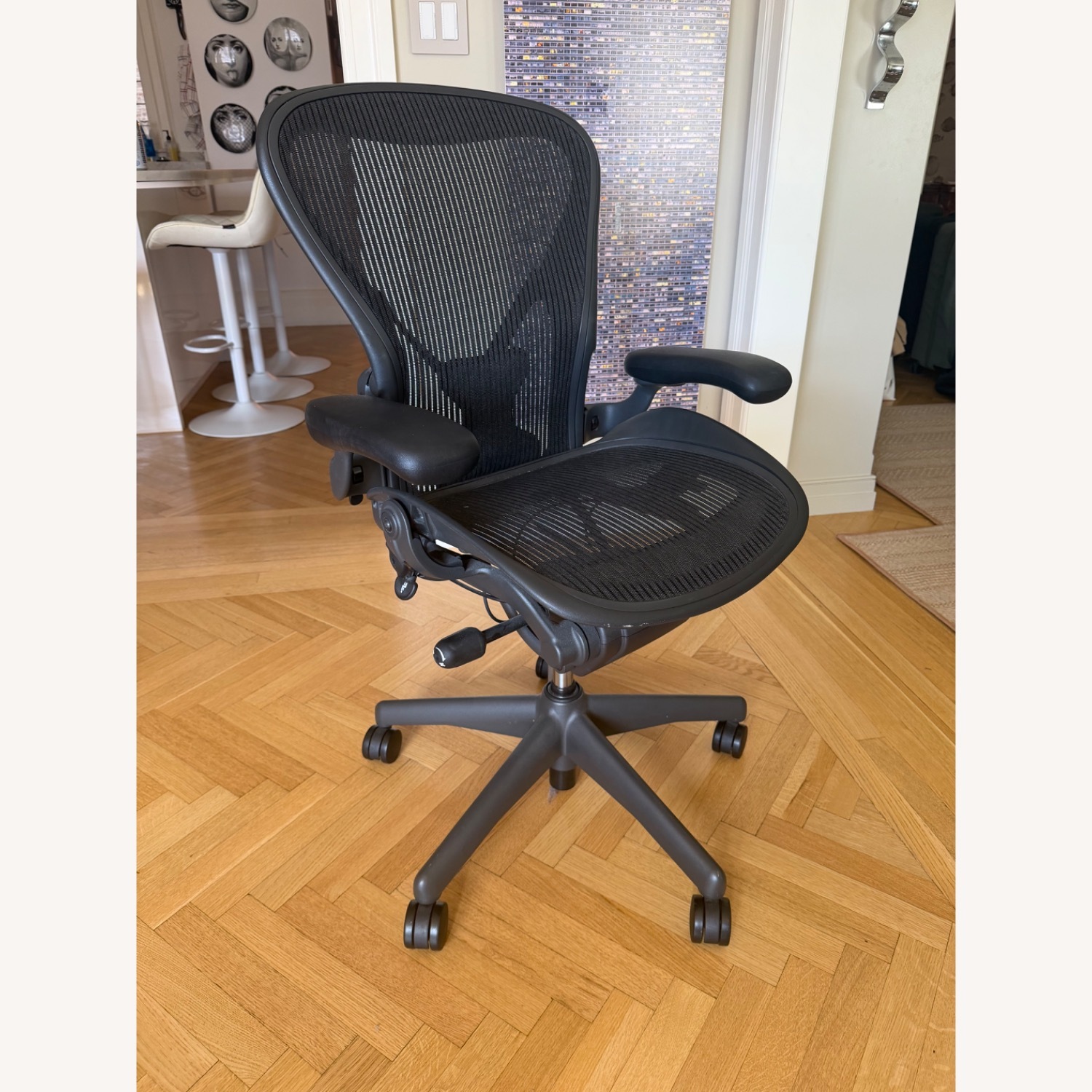 Herman Miller Aeron Office Chair - image-2